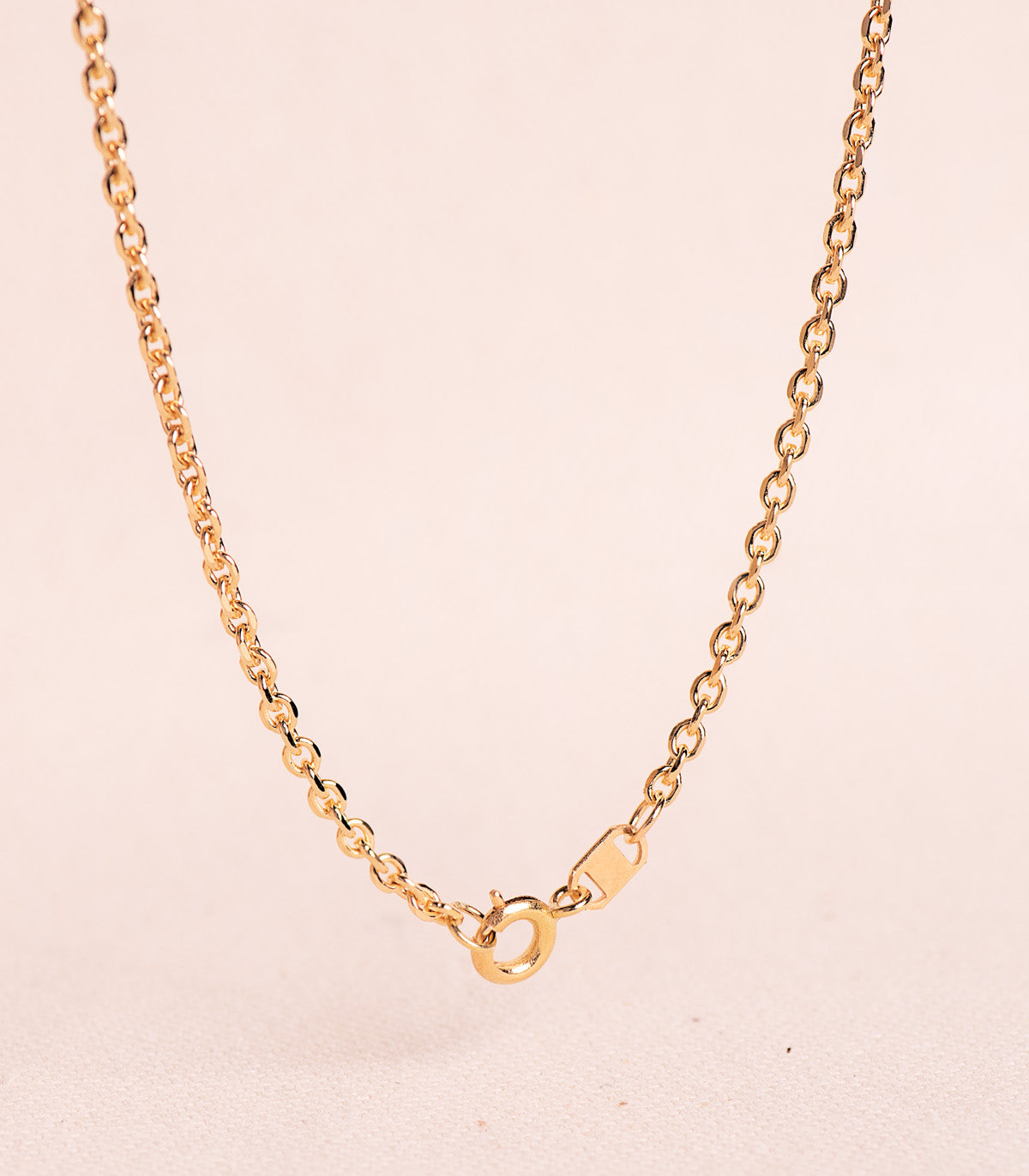 18K CADENA ORO AMARILLO MACIZA FORZADA ESLABON TALLADO. ANCHO: 2,3 MM LARGO: 60CM