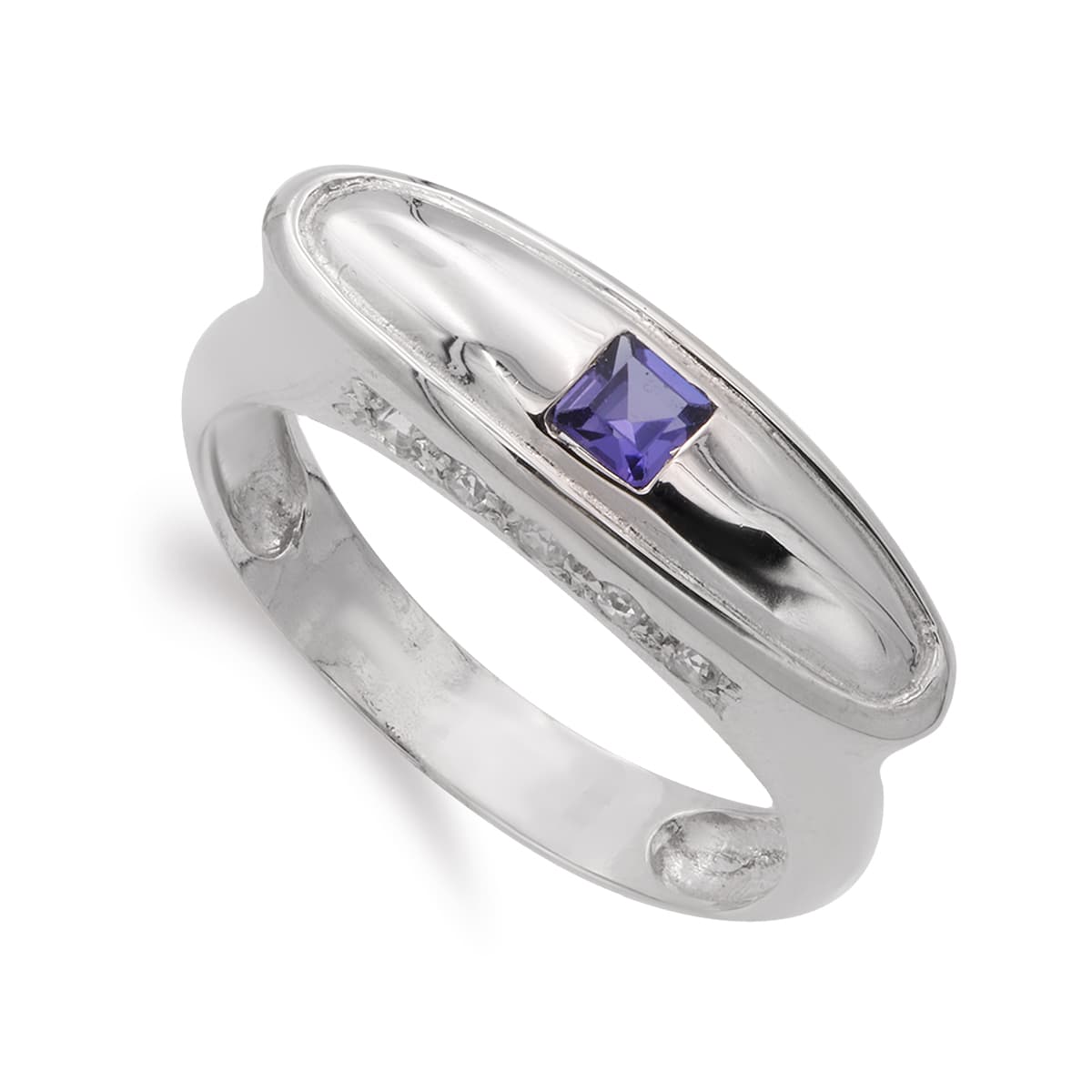 Sortija con Amatista Cuadrada y Circonita. Ancho: 7 mm de oro blanco 18K