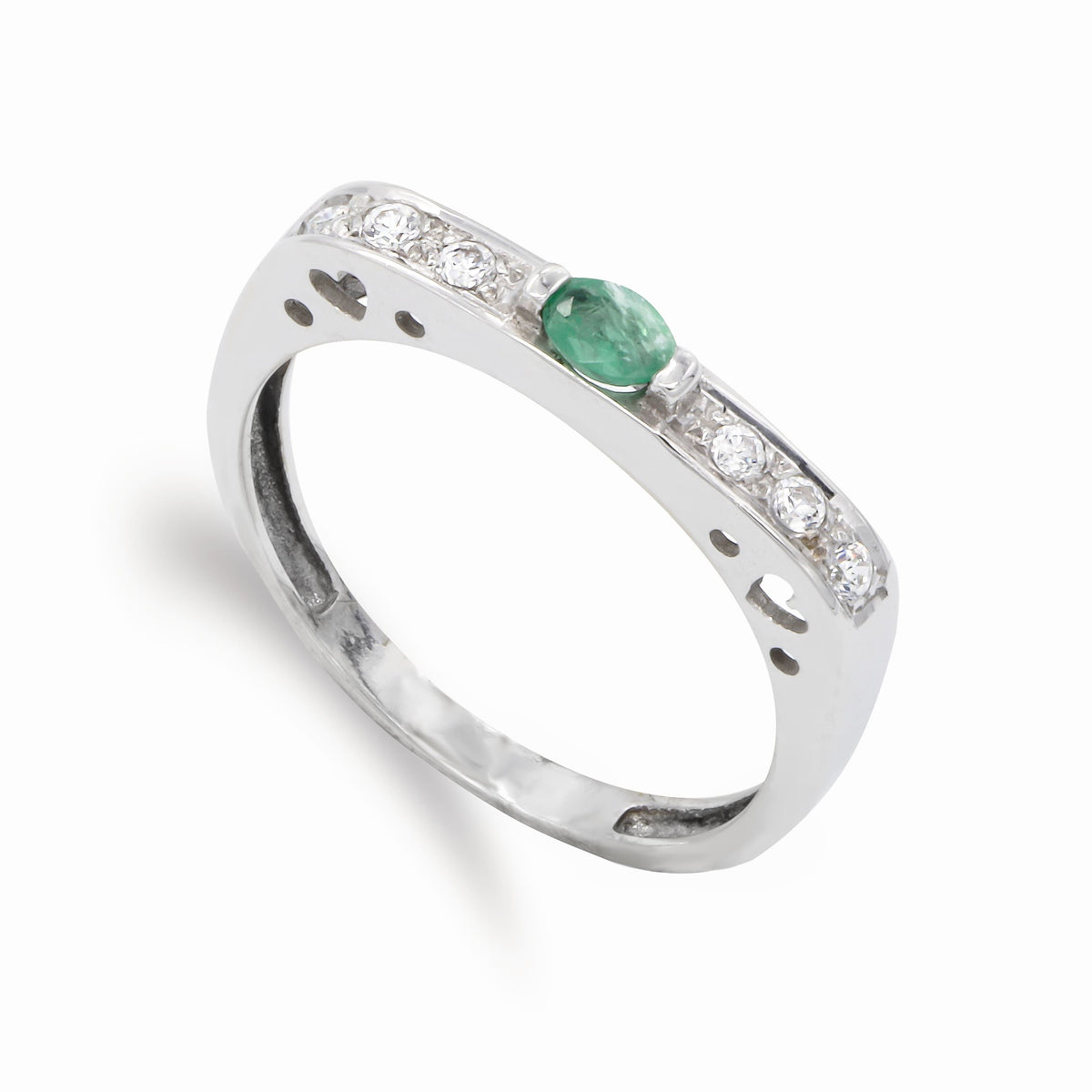 Sortija Esmeralda 4,5 x 3 mm y Circonita. Ancho: 3 mm de oro blanco 18K