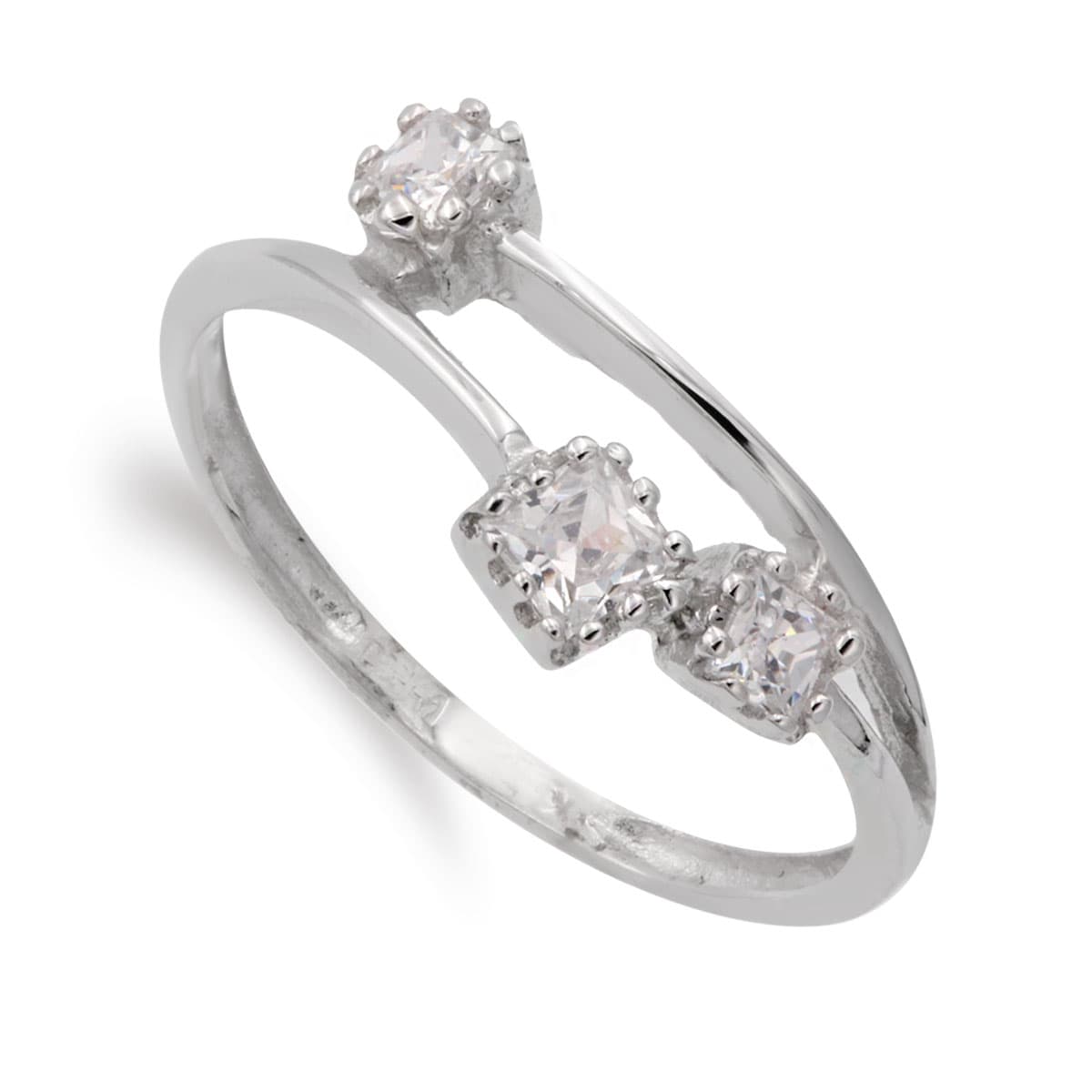 18K SORTIJA ORO BLANCO Y TRES CIRCONITA CUADRADAS. ANCHO: 7,5 MM