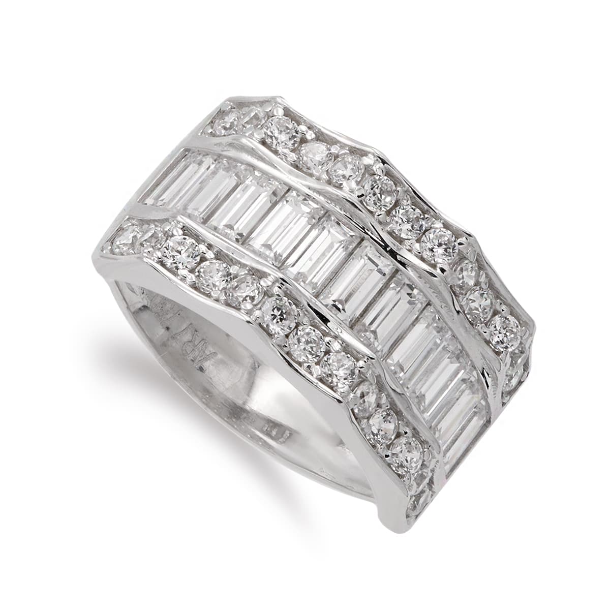 Sortija Piedras y Circonitas. Ancho 11 mm de oro blanco 18K