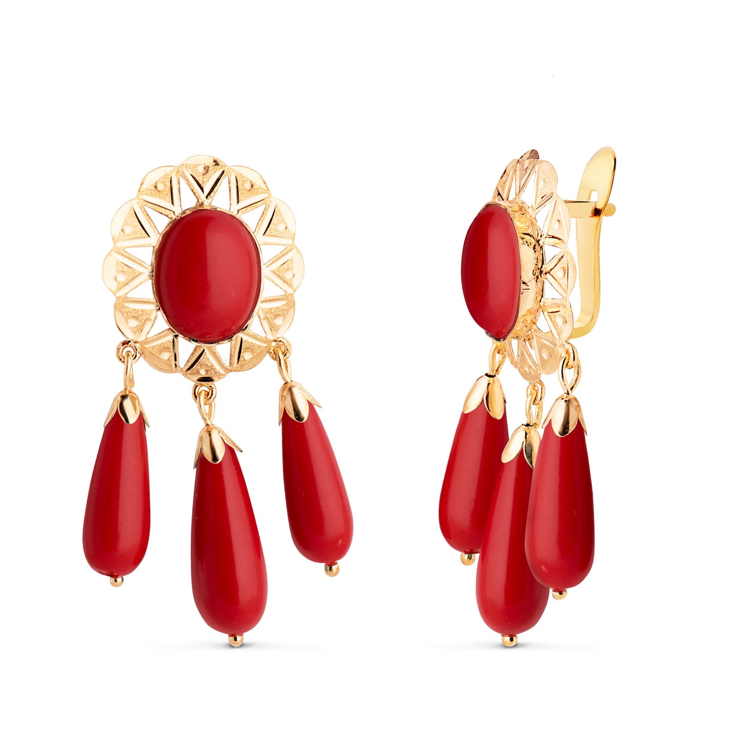 Pendientes Cubanas Tallados con Coral Oval y 3 Lagrimas. 37 x 15 mm.cierre catalán de oro amarillo 18K