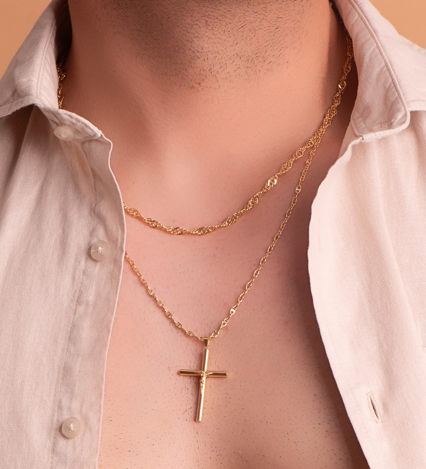 18K CRUZ ORO AMARILLO CON CRISTO TUBO HUECO. 35 X 23 X 3 MM