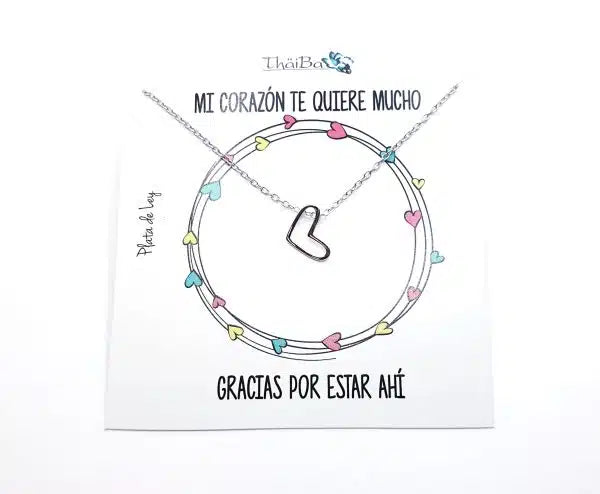 Collar corazón calado