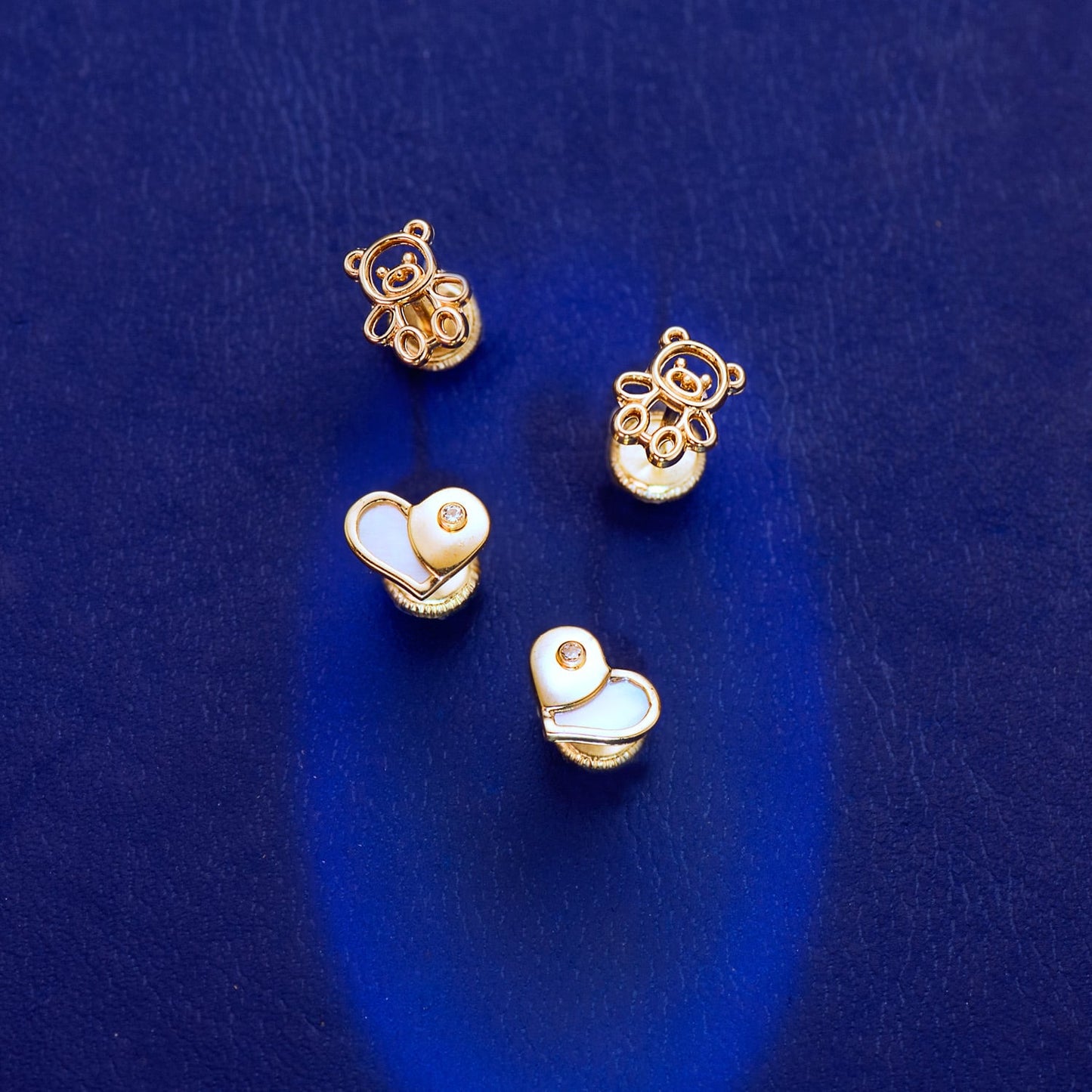 18K PENDIENTES ORO AMARILLO OSO CALADO 7X6 MM CIERRE TUERCA