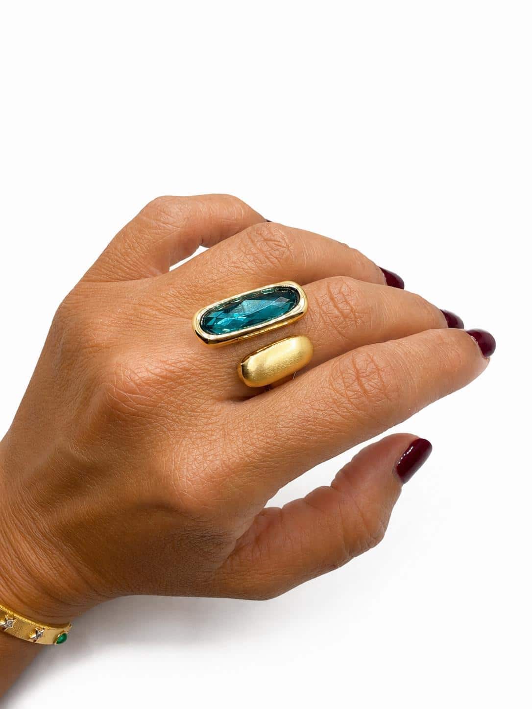 Anillo Baguette azul con baño de oro de 14 quilates - imagen adicional - Joyería Zafir