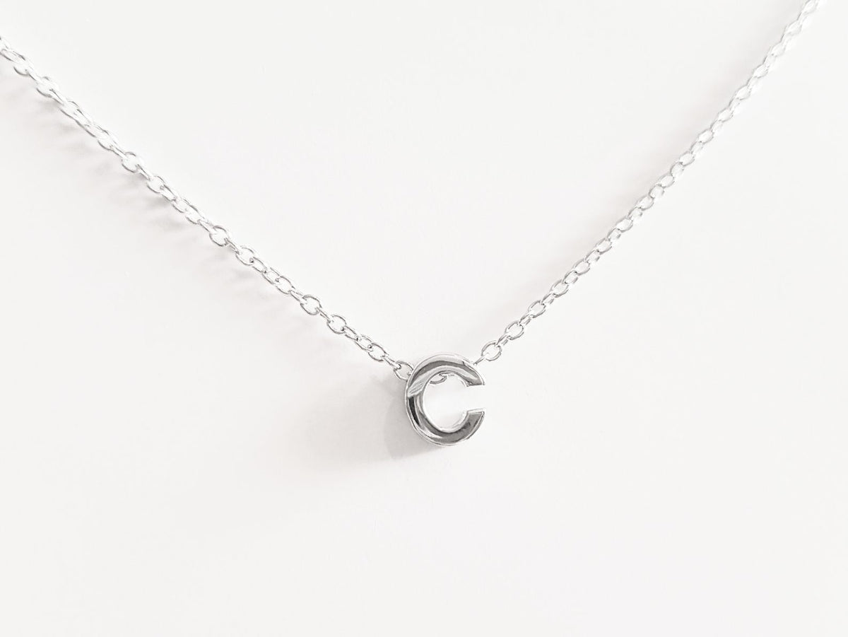 Collar inicial C de plata de ley - Joyería Zafir