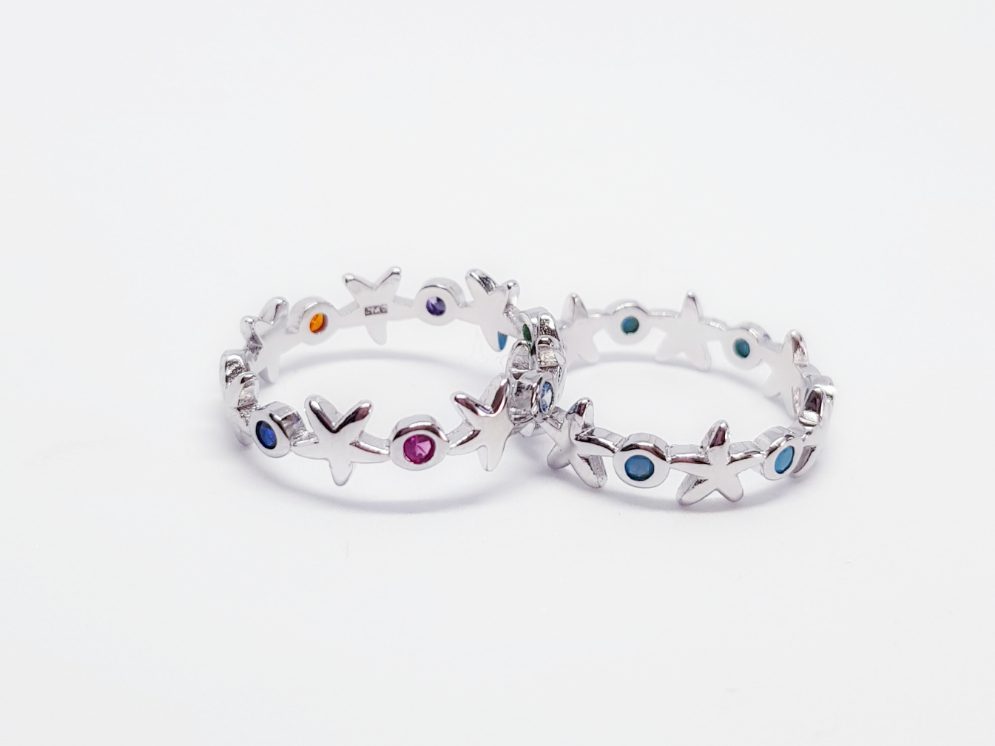 Anillo estrella de mar multicolor de plata de ley