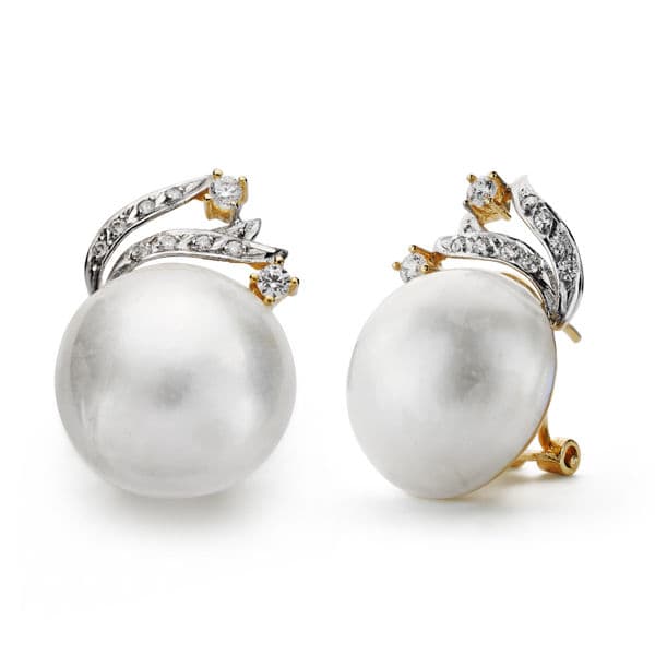 Pendientes Bicolor Perla Japonesa 15 mm Rama 18K