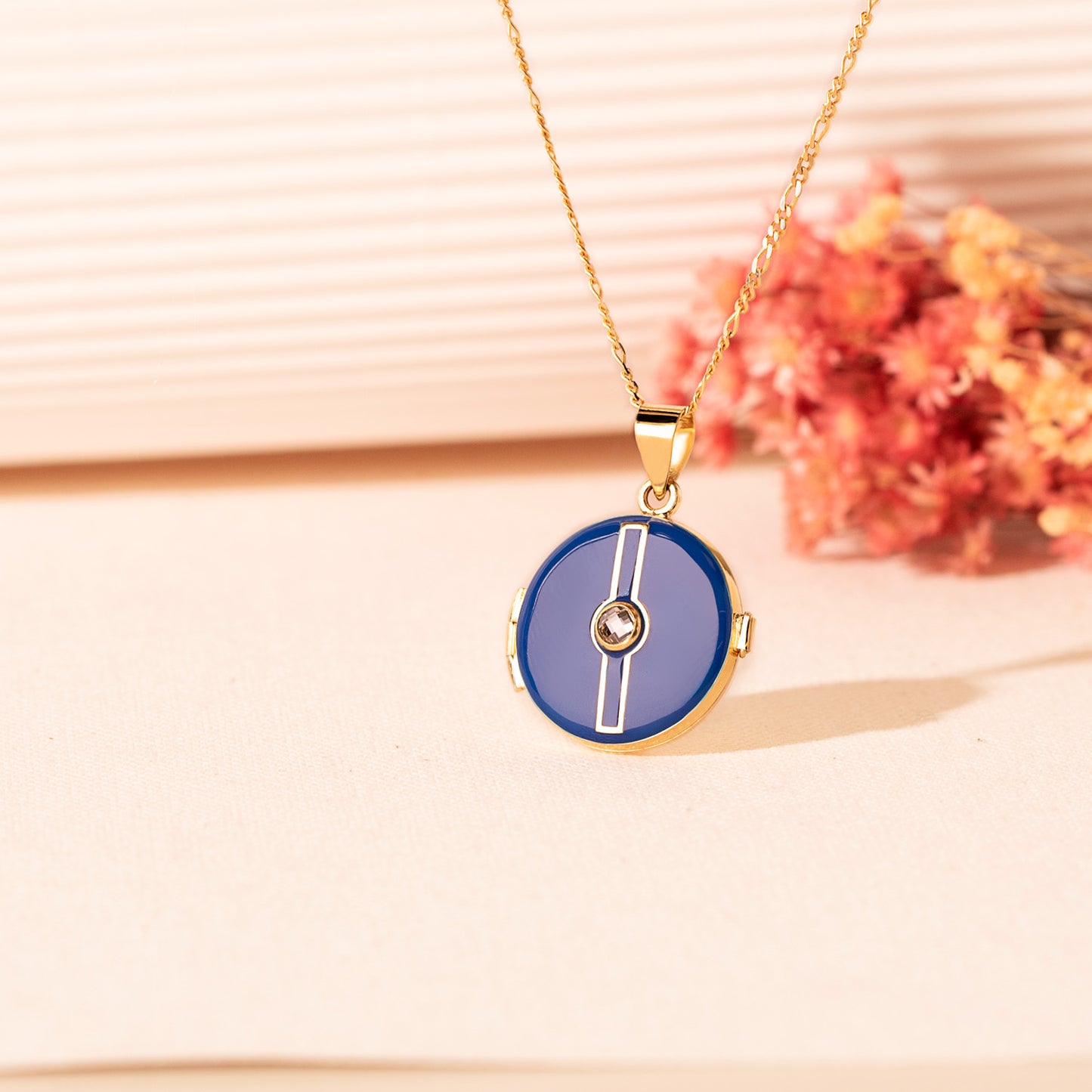 18K COLGANTE ORO AMARILLO GUARDAPELO DIJE PORTAFOTOS REDONDO ESMALTE AZUL CIRCONITA 4MM. MEDIDA: 21 MM