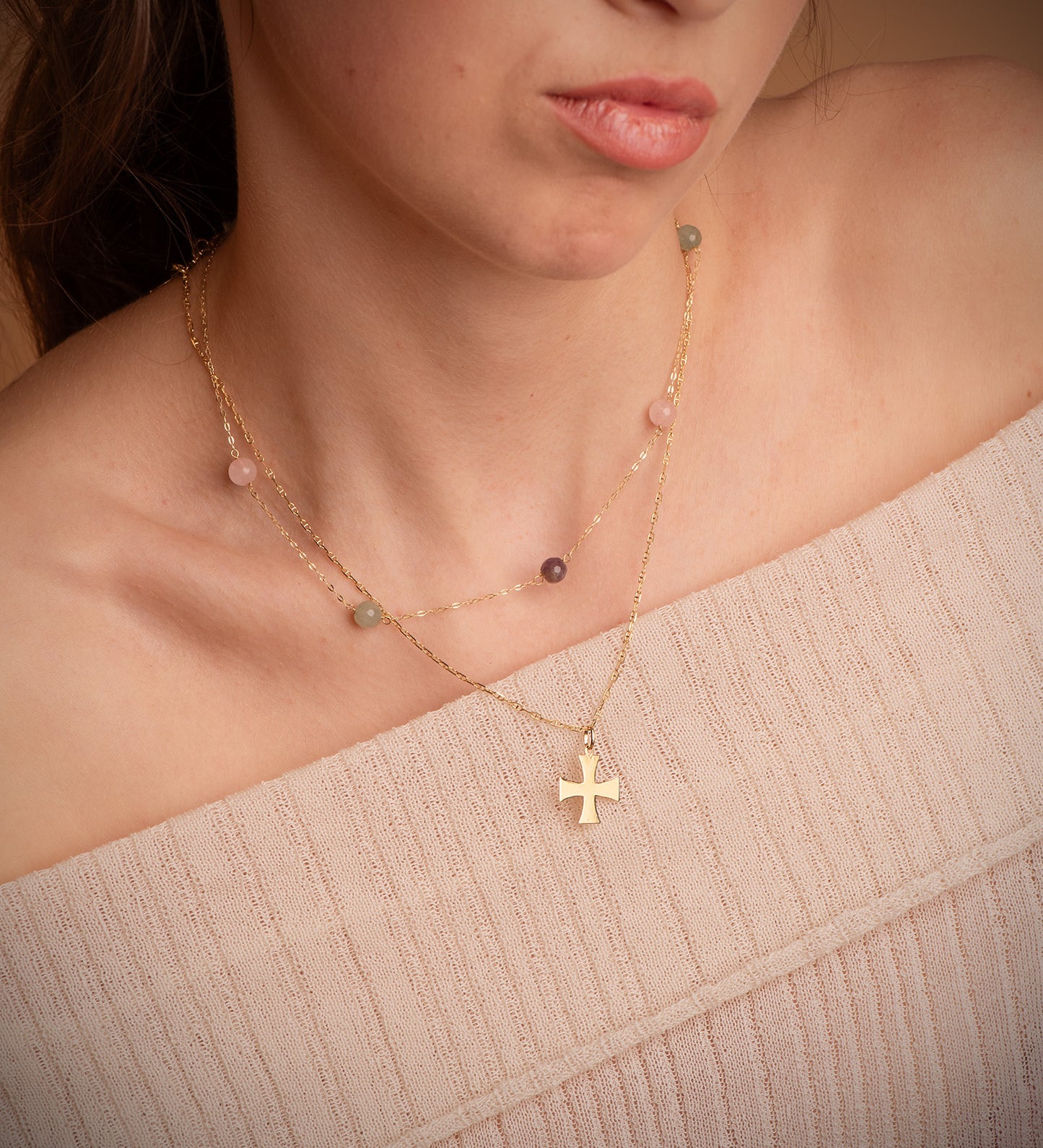 18K COLGANTE ORO AMARILLO CRUZ TEMPLARIA SILUETA EN BRILLO. 18 X 16 MM