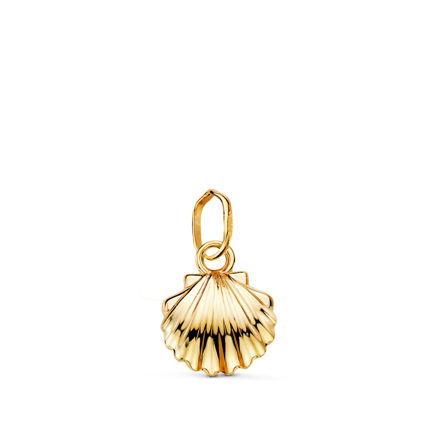 Colgante Concha de Santiago en Brillo. Medida: 12 x 10 mm de oro amarillo 18K