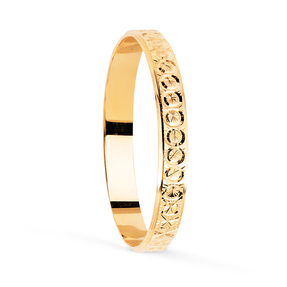Alianza Tallada Circulos y Bordes Lisos. Ancho: 2,5 mm Grosor: 0,9 mm de oro amarillo 18K