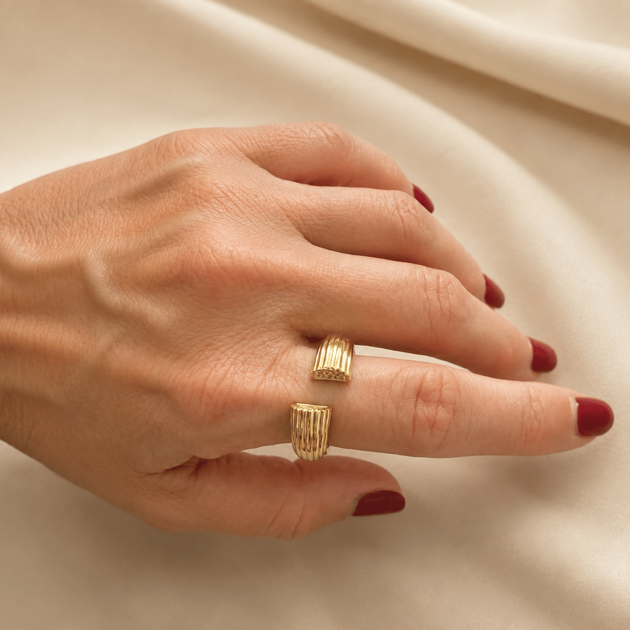 Anillo laila de aleación de metales con baño de oro de 14 quilates - vista adicional