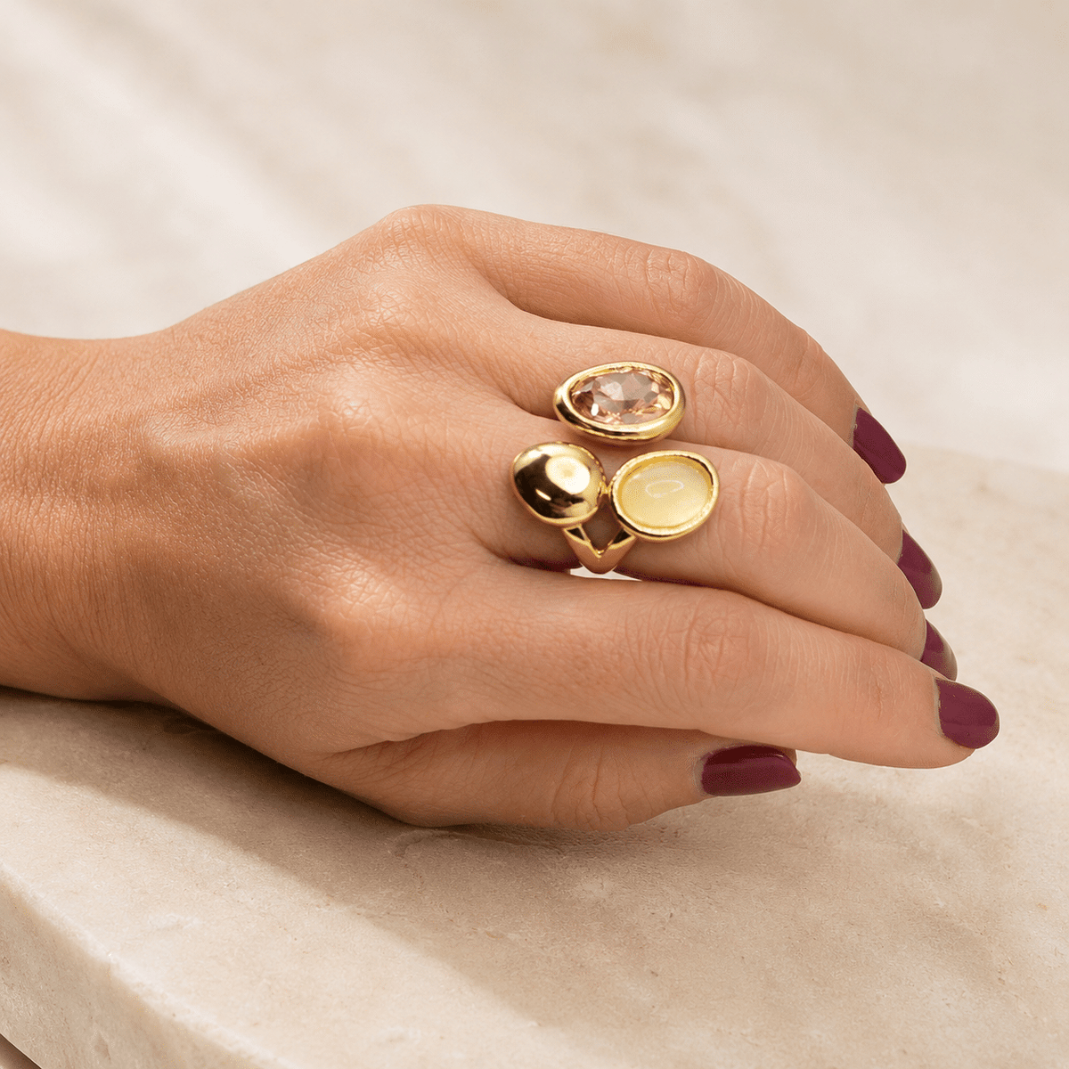 Anillo terra de aleación de metales con baño de oro de 14 quilates - vista adicional