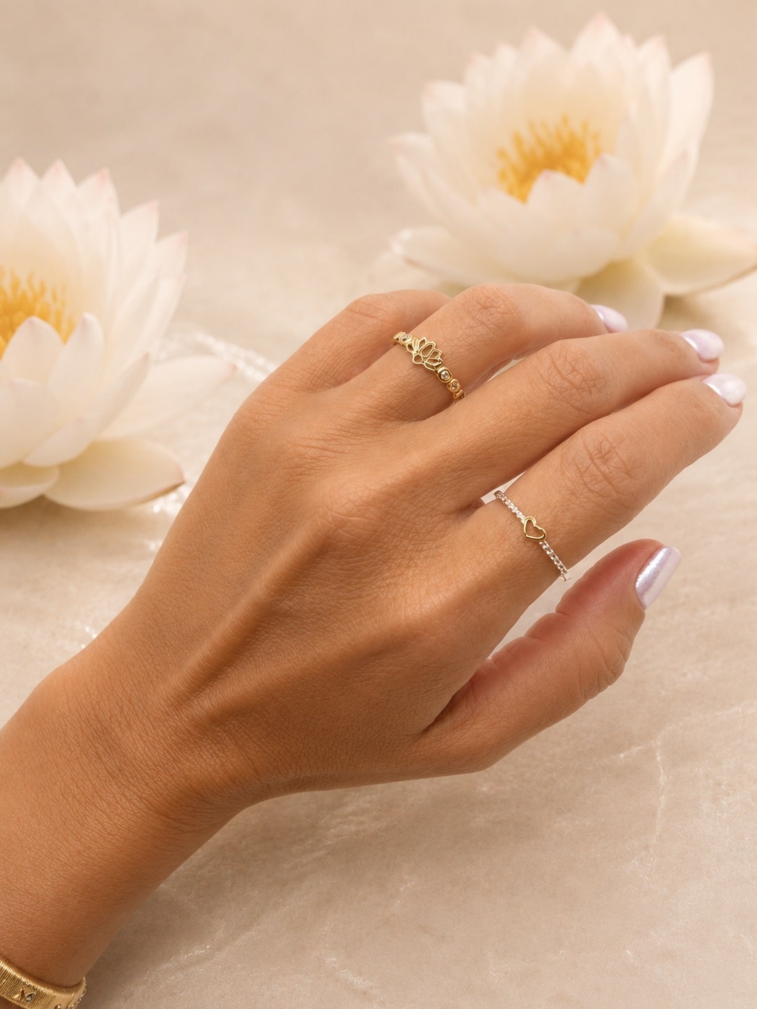 Anillo flor de loto de plata de ley con baño de oro de 14 quilates - imagen adicional - Joyería Zafir