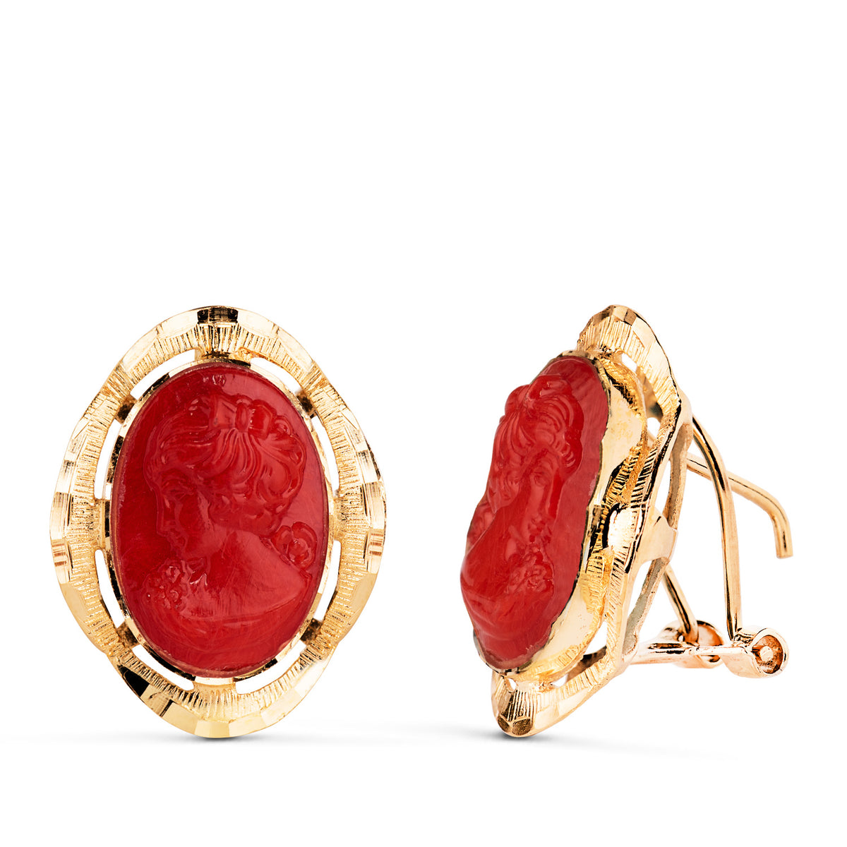Pendientes Camafeo Coral Cerco Tallado. Medida: 19 x 15 mm. de oro amarillo 18K