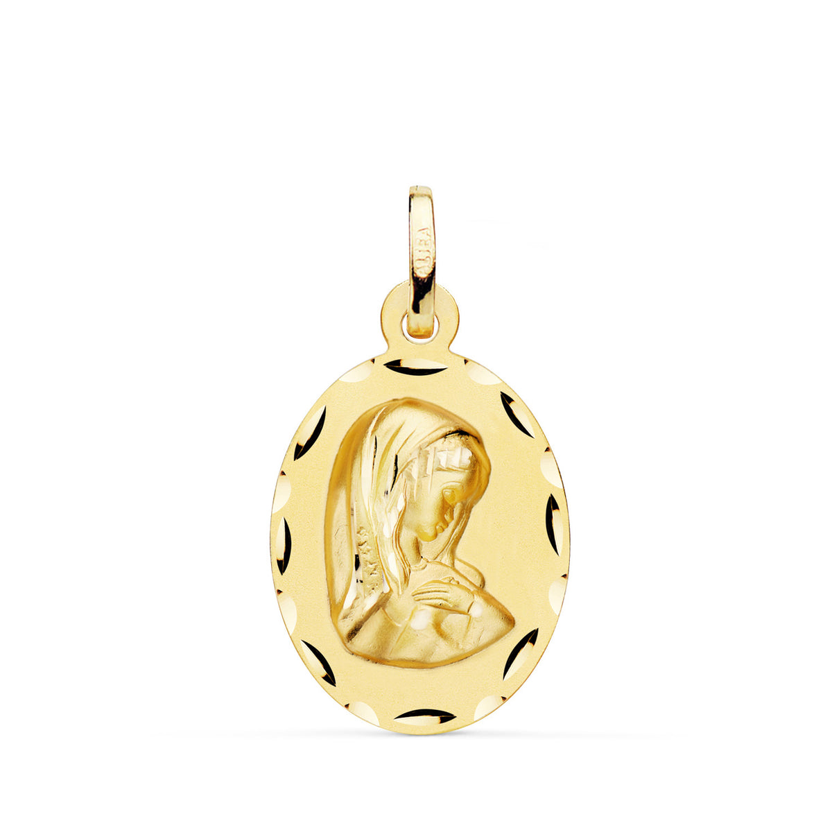 Medalla Virgen Niña Oval Tallada Matizada. Medida: 23 x 15 mm de oro amarillo 18K