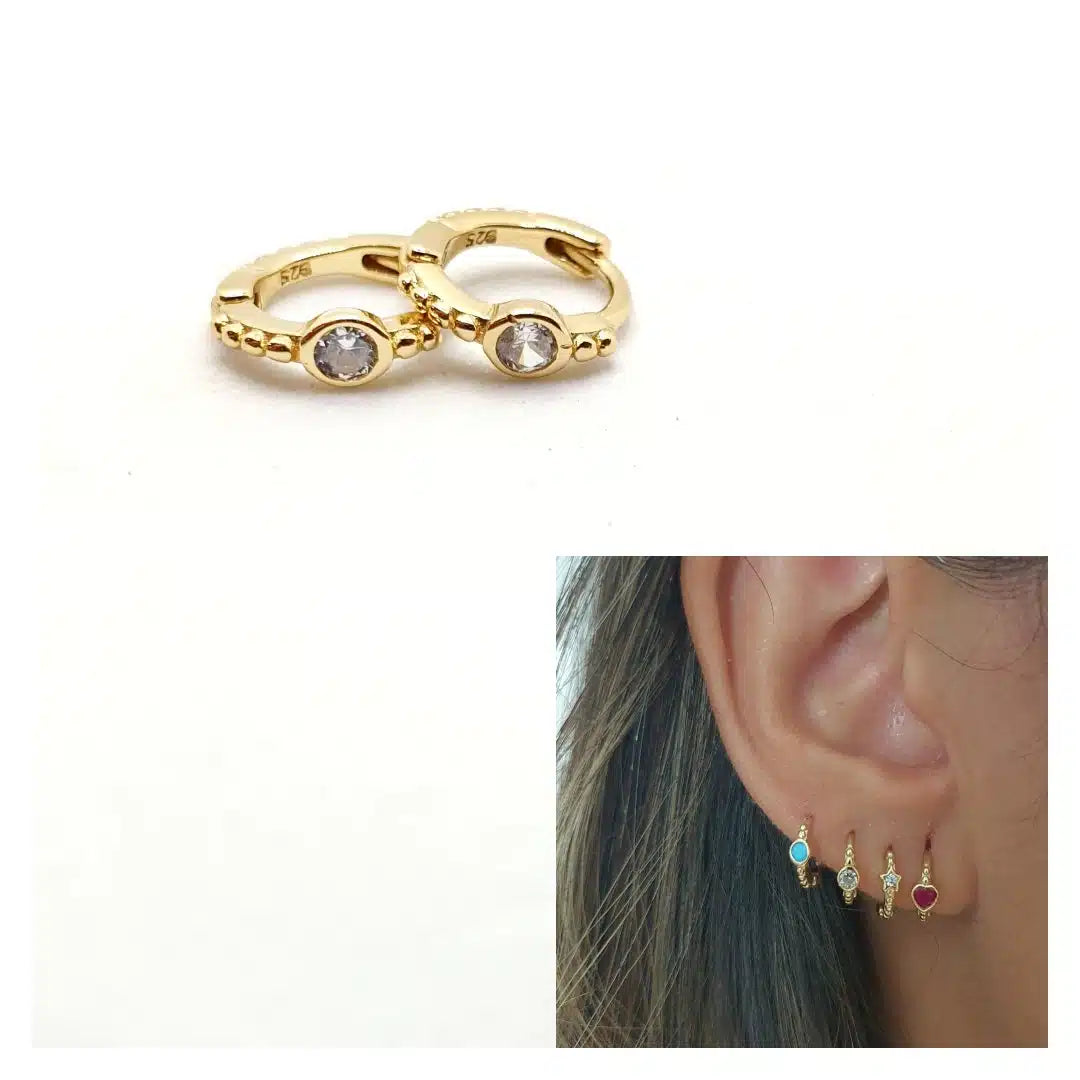 Pendiente mini arito circonita oro