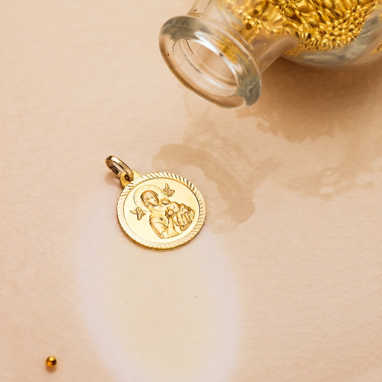 9K MEDALLA ORO AMARILLO VIRGEN PERPETUO SOCORRO BORDE HELICE 18 MM