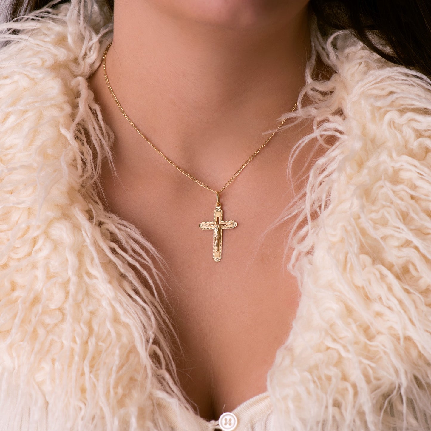 18K CRUZ ORO AMARILLO CON CRISTO TALLADA 35X22 MM