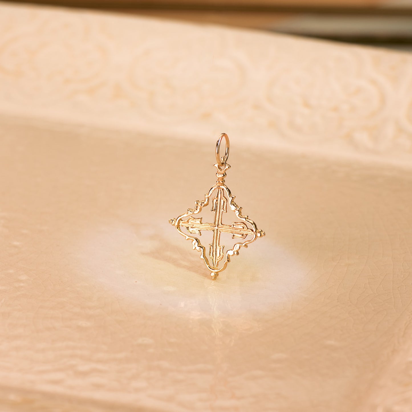 18K COLGANTE ORO AMARILLO CRUZ MALLORQUINA 26 X 22 MM