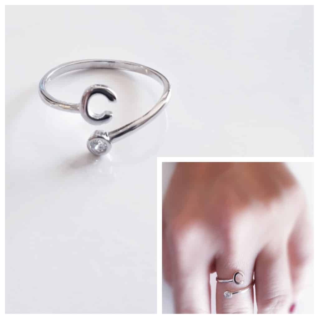 Anillo inicial c de plata de ley