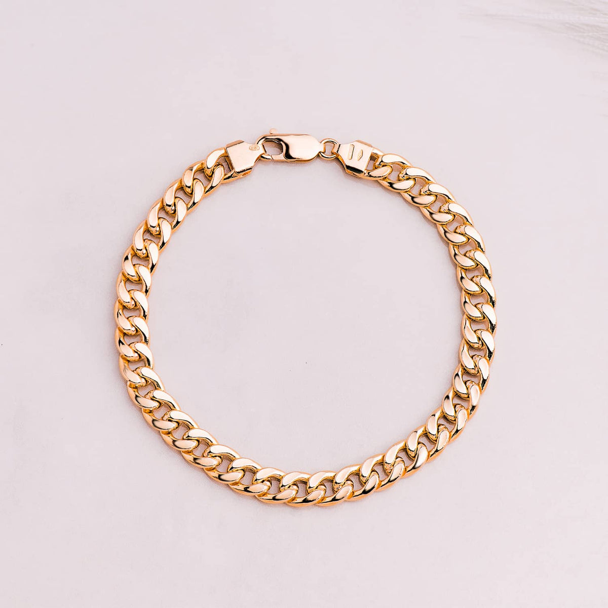 Pulsera Barbada Hueca Ancho: 6,8 mm Largo: 21 cm de oro amarillo 18K