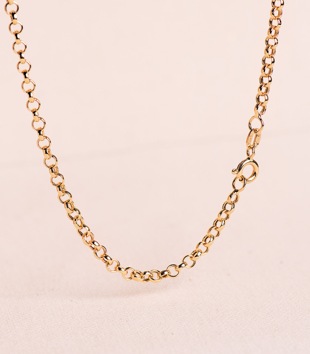 Cadena Rolo Hueco Ancho: 3 mm. Largo: 50 cm Cierre Reasa de oro amarillo 18K