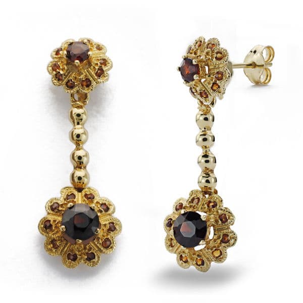 Pendientes Largos. 2 Cuajos. 30 x 10 mm Cierre a Presión de oro amarillo 18K