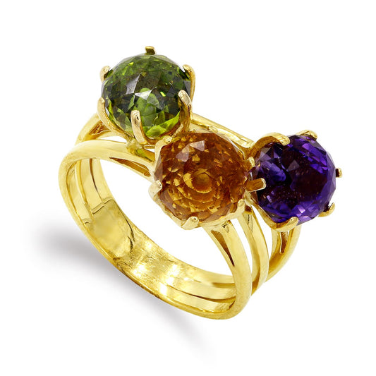 18K SORTIJA ORO AMARILLO HILOS Y PIEDRAS DE COLOR. ANCHO: 7 MM