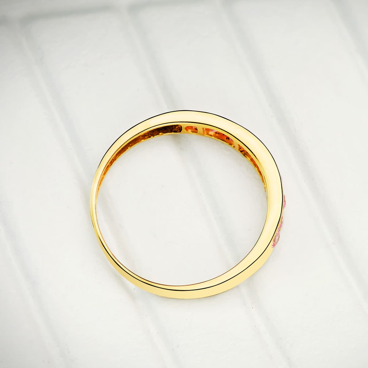 Sortija 9 Circonita Verdes. Ancho Cuerpo 3,5 mm de oro amarillo 18K