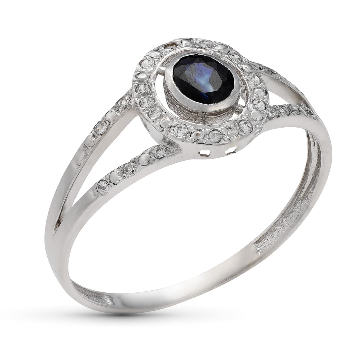 Sortija Motivo con Circonita y Zafiro. Ancho: 9,5 mm de oro blanco 18K
