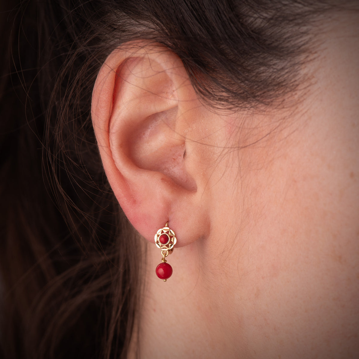 Pendientes Cubanas Coralina 15 x 6 mm de oro amarillo 18K