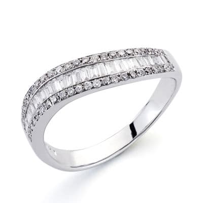 18K SORTIJA ORO BLANCO DIAMANTES NATURALES TALLA BRILLANTE 0.180 QTS. -0.300 QTS. ANCHO: 4MM