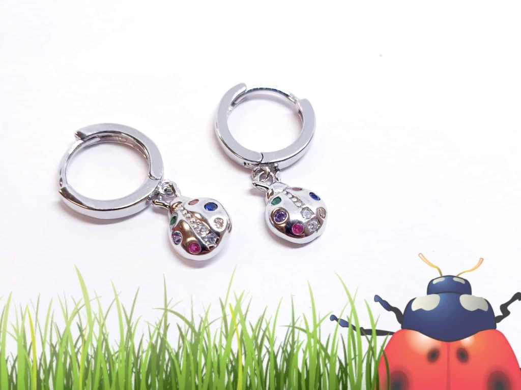 Pendientes mariquitas de la suerte de plata de ley