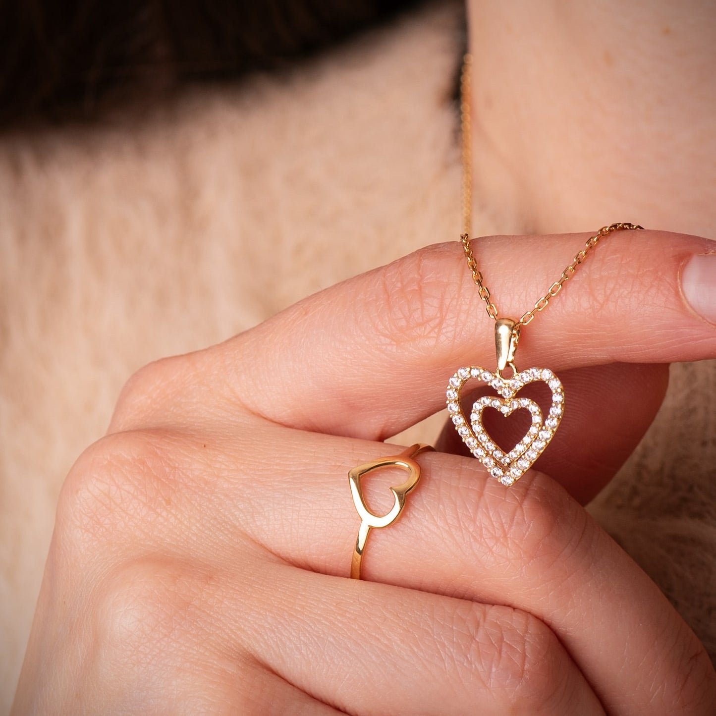 18K COLGANTE ORO AMARILLO CORAZONES CIRCONITA 15X14 MM