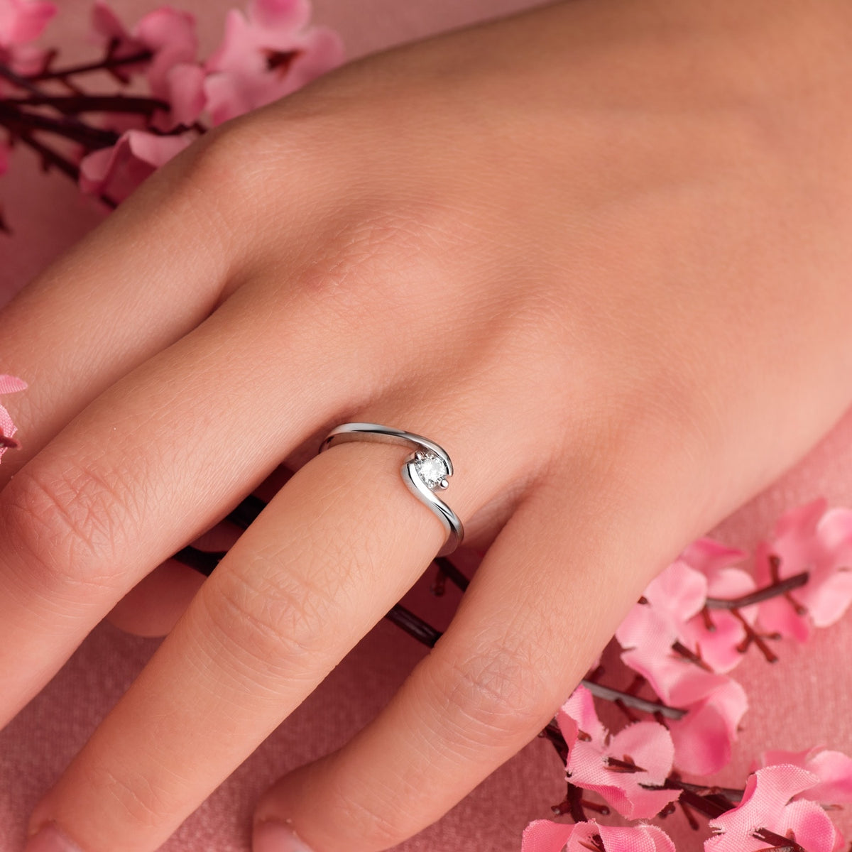 Solitario diamante Natural Talla Brillante 0.200 Qts. Si-h de oro blanco 18K