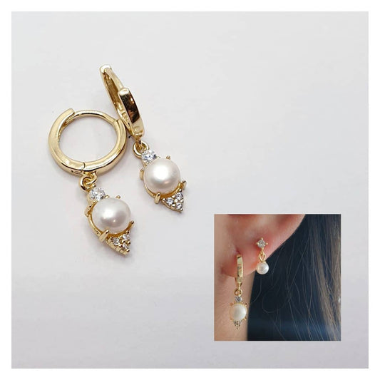 Pendientes Deluxe Luz perla de plata de ley con baño de oro de 14 quilates - Joyería Zafir