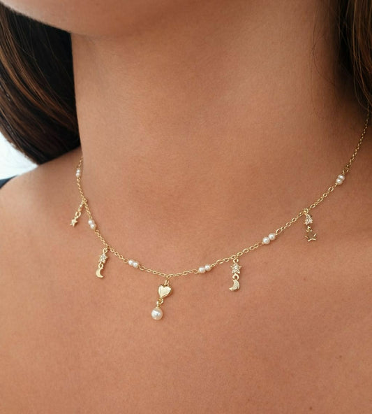 Collar perlas corazón de plata de ley con baño de oro de 14 quilates - Joyería Zafir
