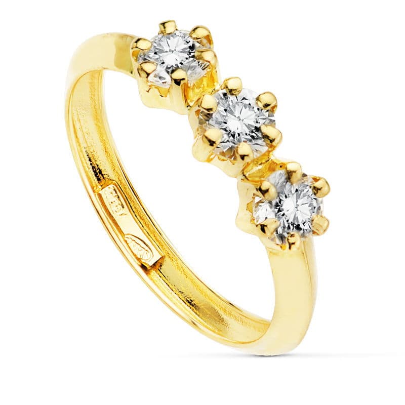 Sortija Tresillo con 3 Circonita de 4 mm en Garras de oro amarillo 18K