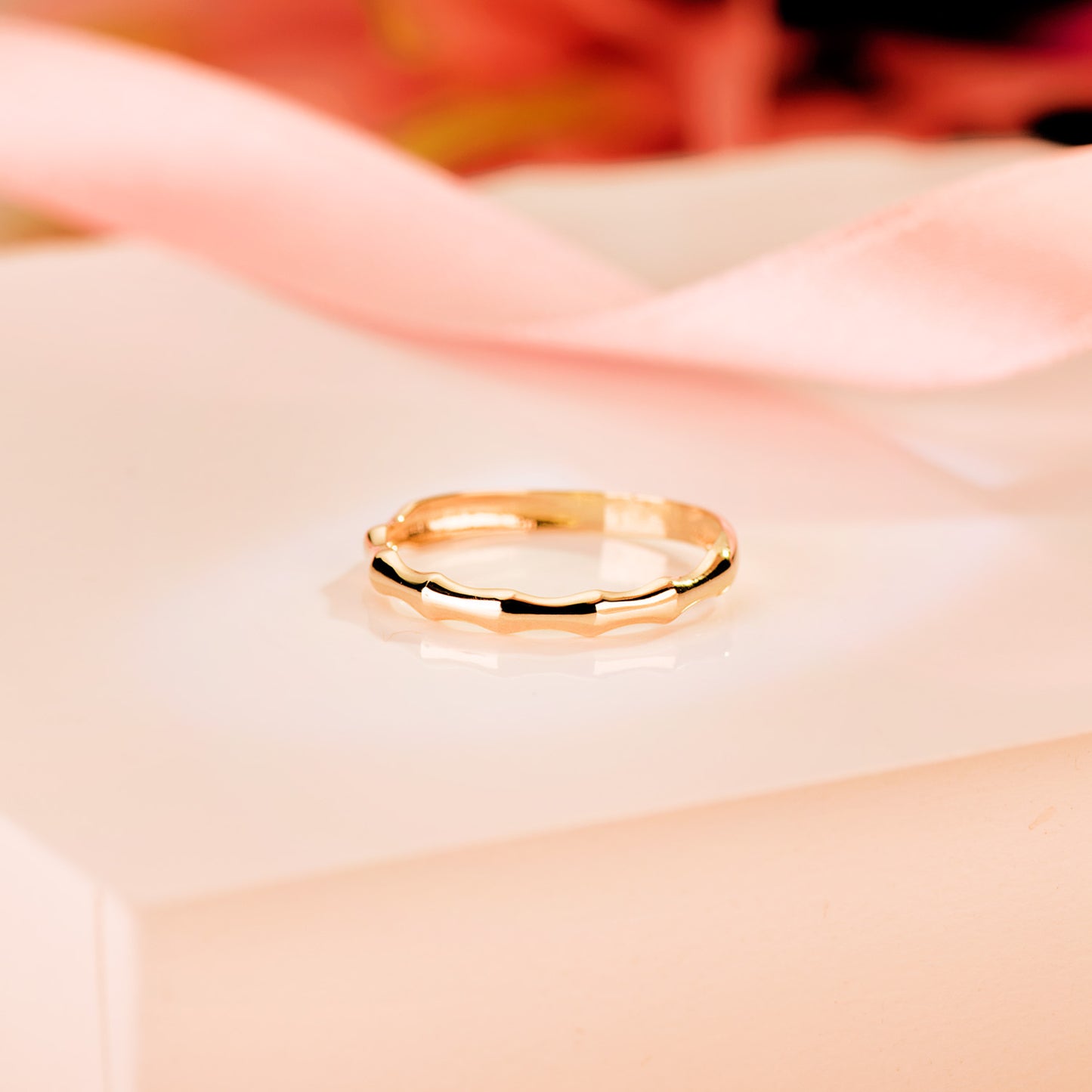 18K SORTIJA ORO AMARILLO LISA TRAMOS BAMBÚ. ANCHO: 2MM