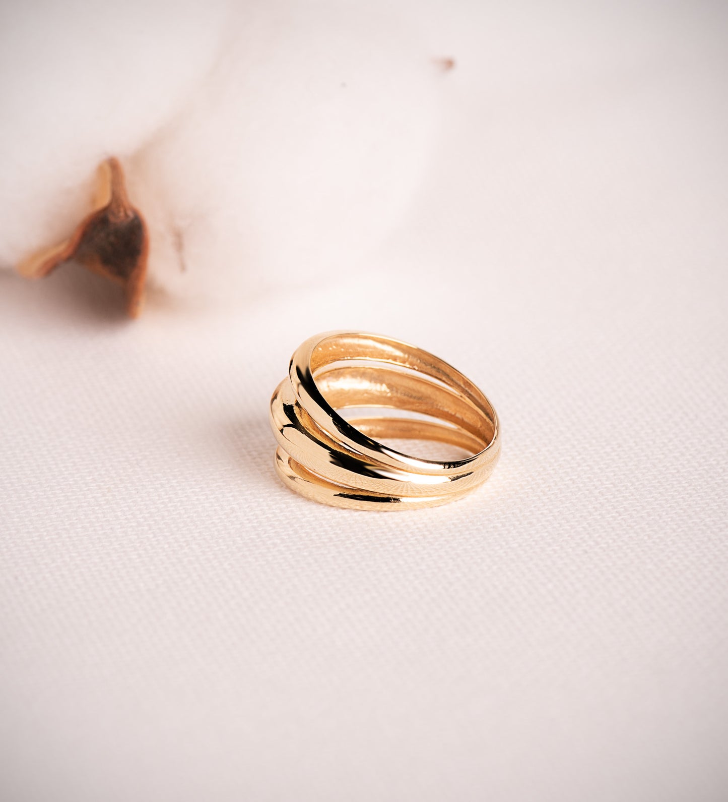 18K SORTIJA ORO AMARILLO TRES BANDAS EN BRILLO. ANCHO: 12 MM