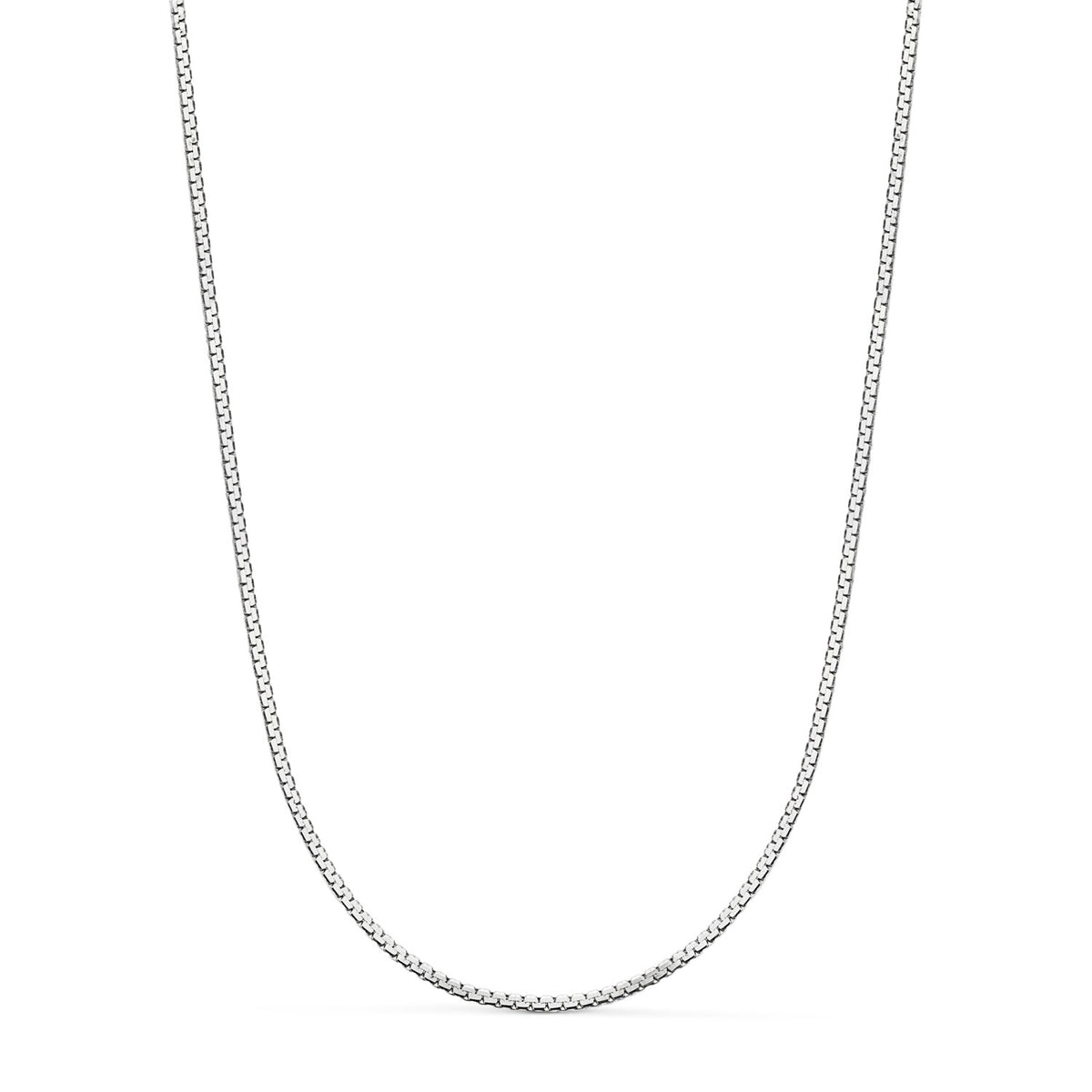 Cadena Plana en Brillo. Ancho: 1,2 mm. Largo: 45 cm. Cierre Reasa de oro blanco 18K