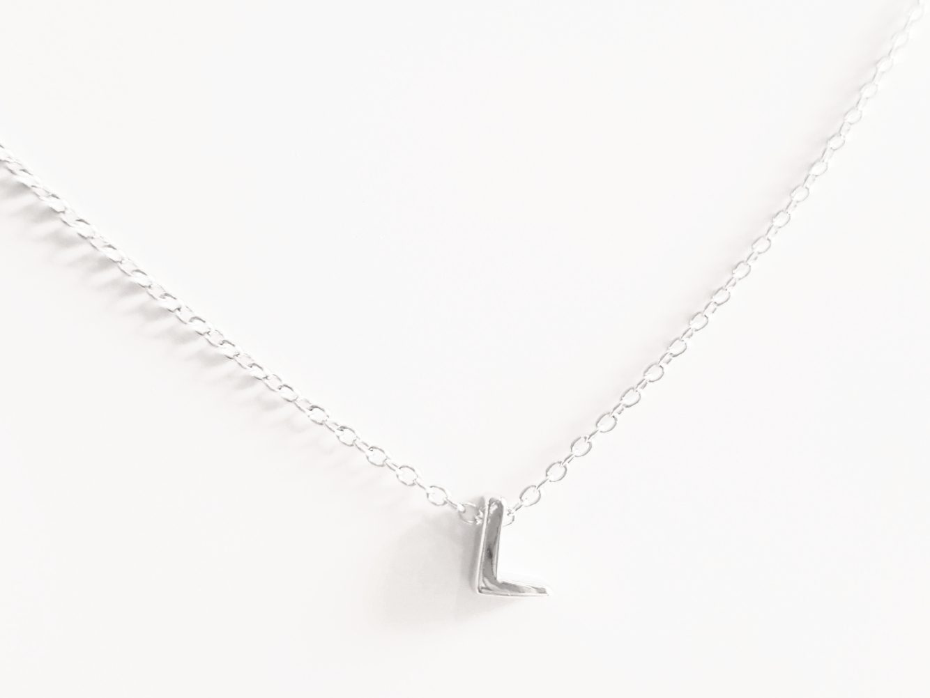 Collar inicial L de plata de ley