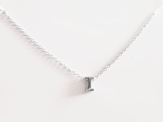 Collar inicial I de plata de ley