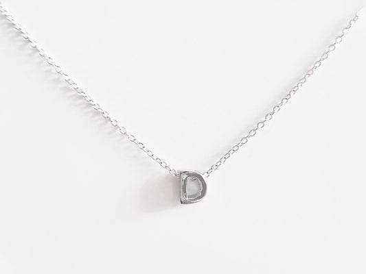 Collar inicial D de plata de ley