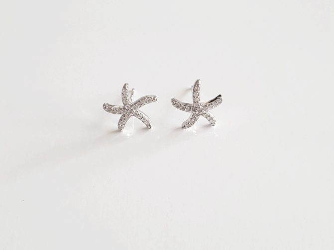Pendientes estrella de mar y circonitas de plata de ley
