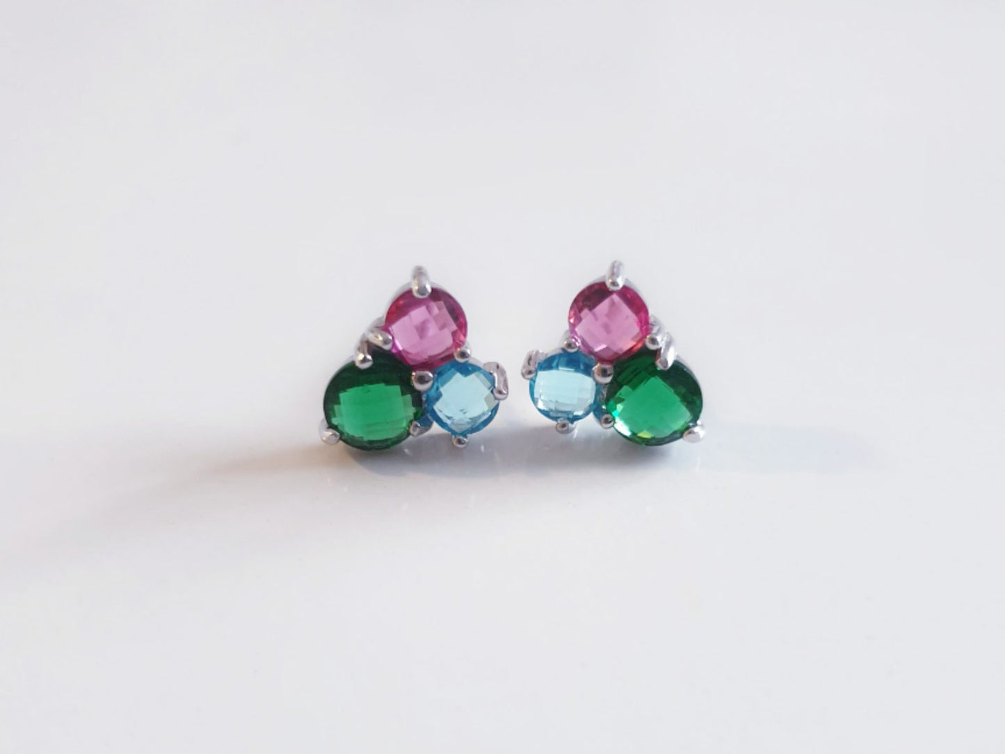 Pendientes trio piedras rosa, verde y azul de plata de ley