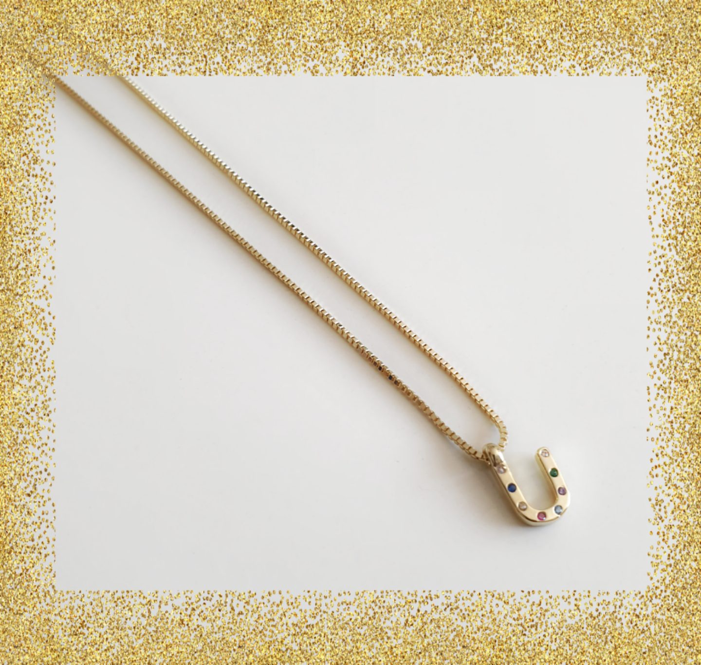Collar inicial oro u de plata de ley